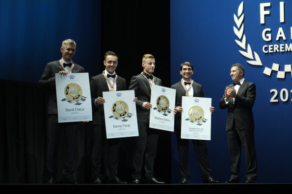 FIM GALA JEREZ 2014PRESENTATEURS